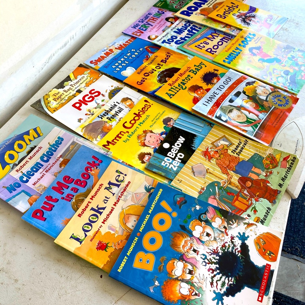 Robert Munsch 23 Book Collection